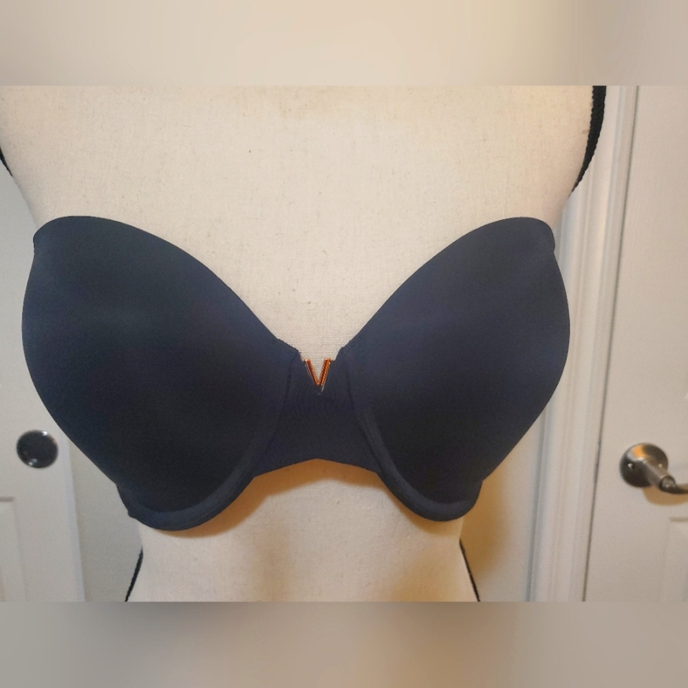 NEW WITHOUT TAGS VICTORIA'S SECRET STRAPLESS PADDED BRA 32DDD (F)